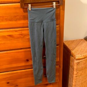 Lulu Lemon leggings olive color. Like new